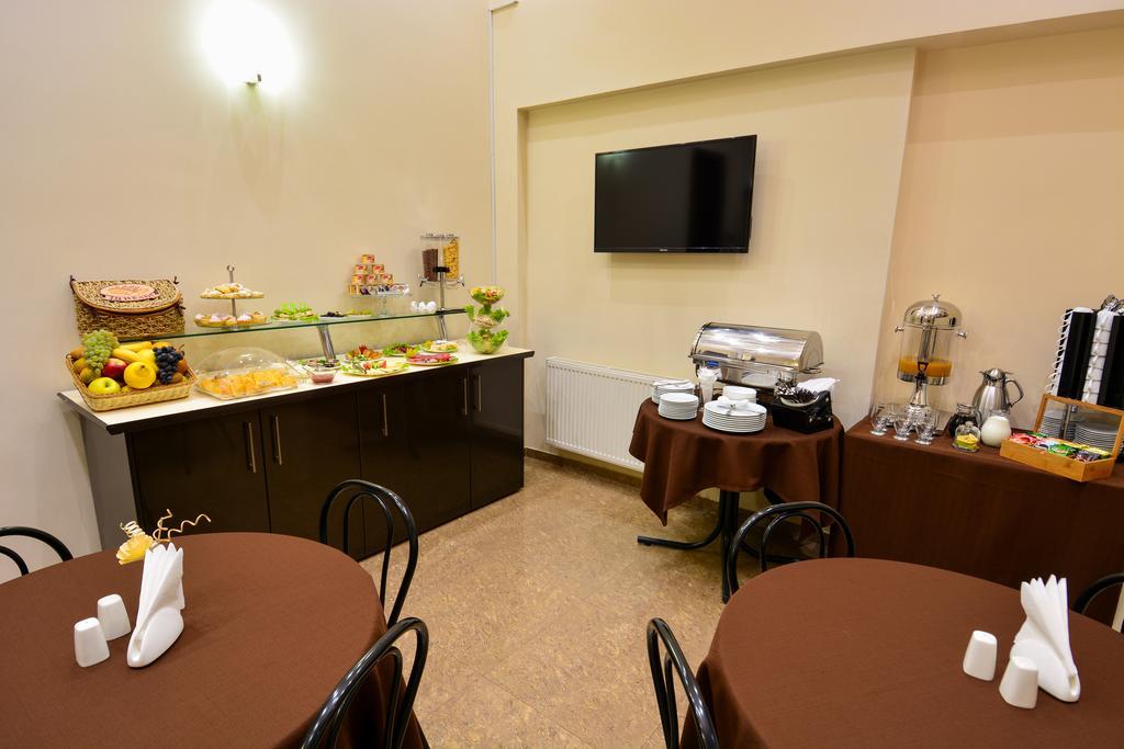 Hotel Diamond Τυφλίδα Εξωτερικό φωτογραφία