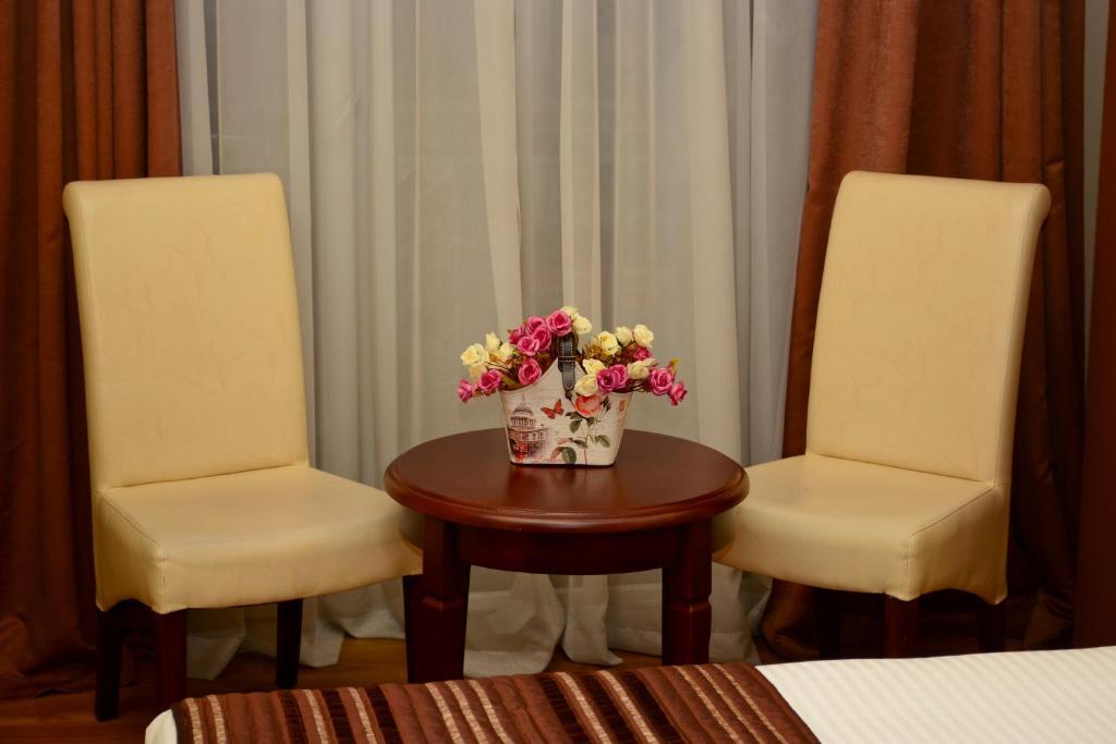 Hotel Diamond Τυφλίδα Δωμάτιο φωτογραφία