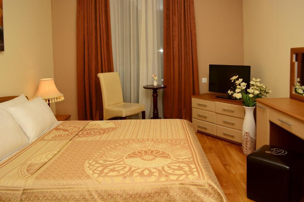 Hotel Diamond Τυφλίδα Δωμάτιο φωτογραφία