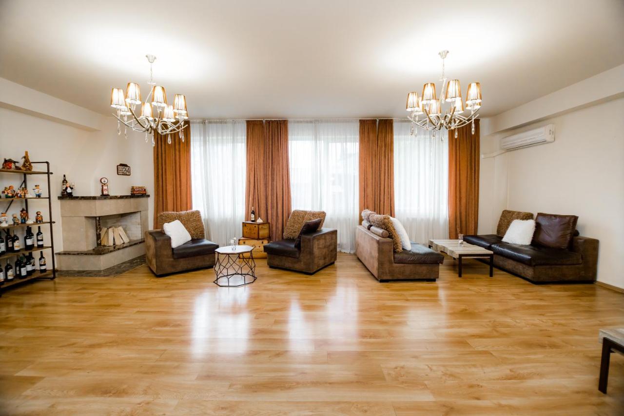 Hotel Diamond Τυφλίδα Εξωτερικό φωτογραφία