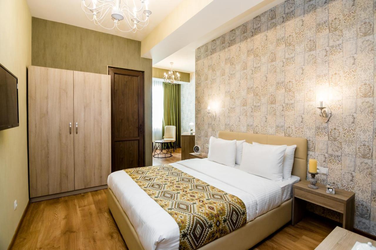 Hotel Diamond Τυφλίδα Εξωτερικό φωτογραφία
